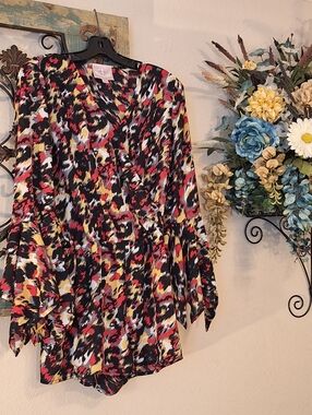 Romeo & Juliet Couture Black Red Yellow Printed Wrap Romper. NWOT Size Small